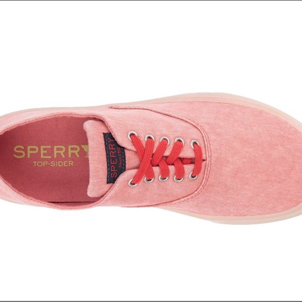 Sperry Women captain cvo size 9 sneakers NWOT